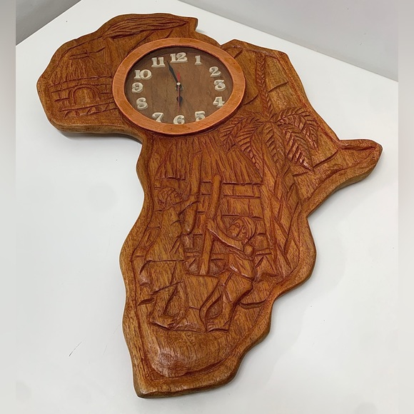 Mid Century Vintage Large Artisan Hand Crafted Wooden Quartz AFRICA Wall Clock - Picture 13 of 16